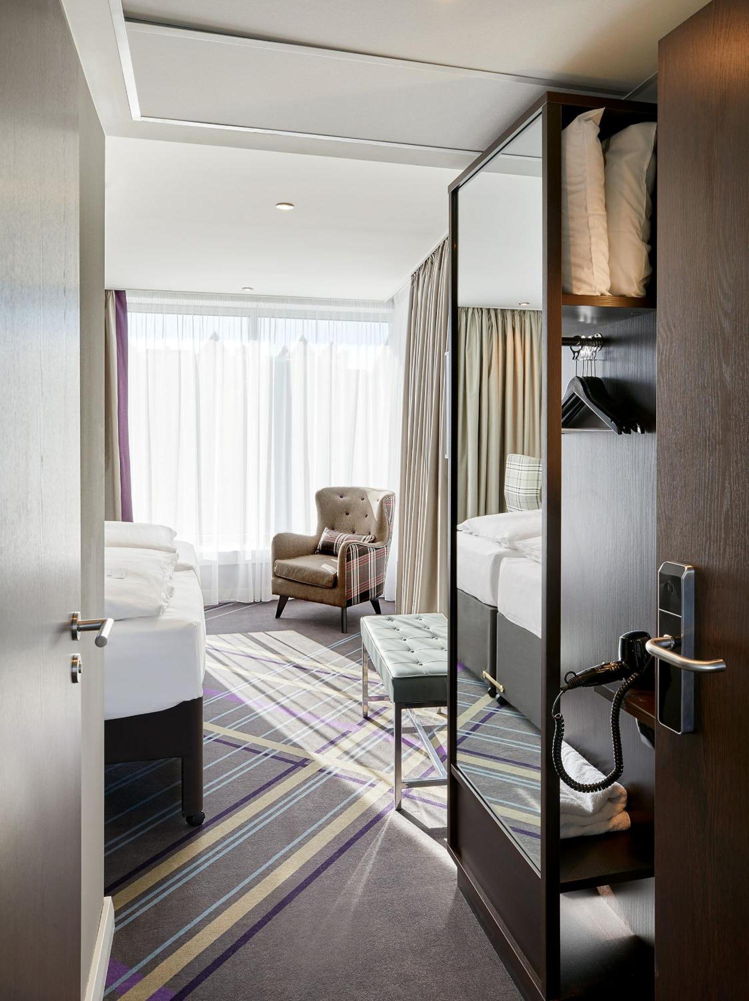 Premier Inn Hamburg City Zentrum Екстериор снимка