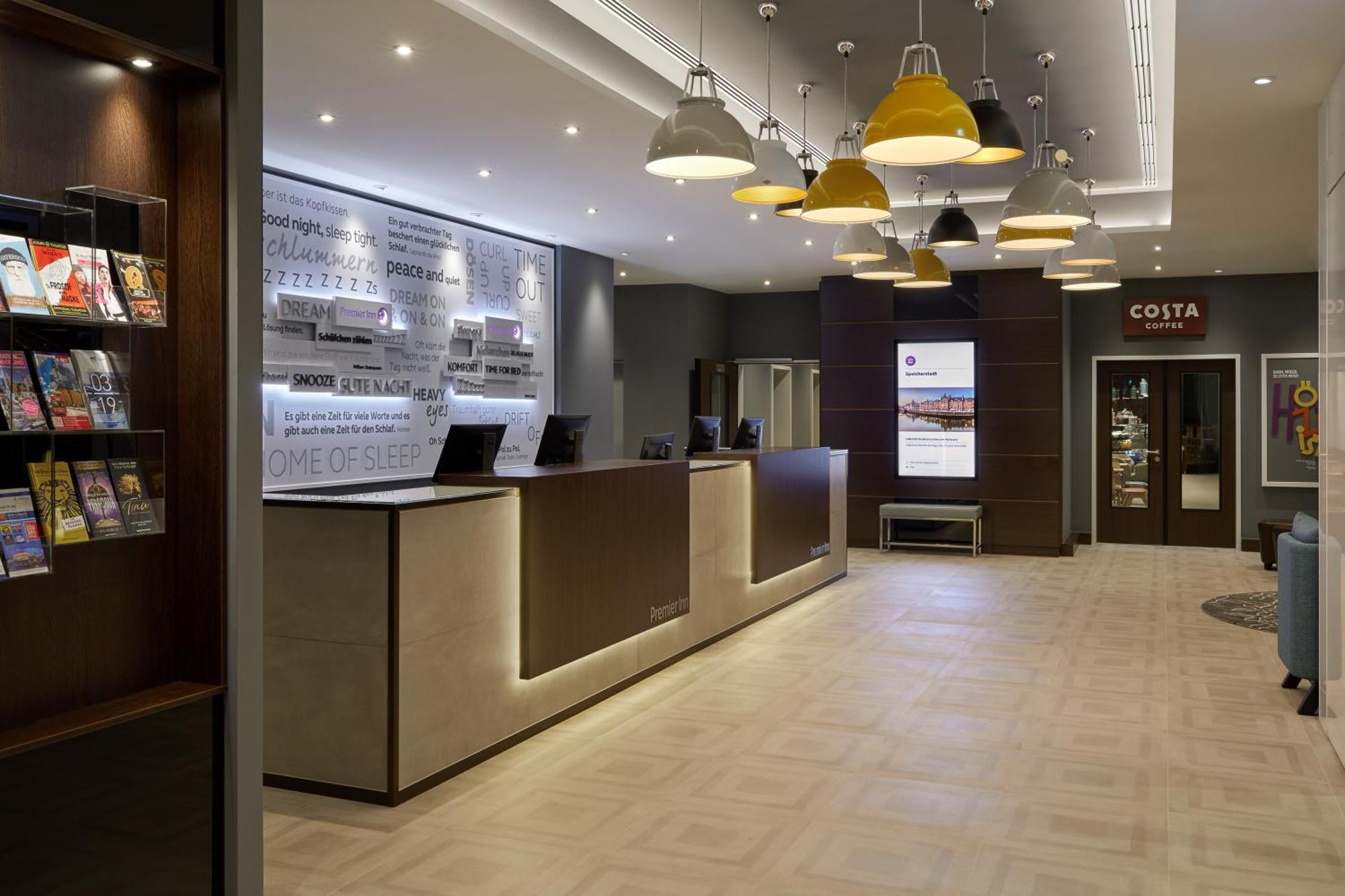 Premier Inn Hamburg City Zentrum Екстериор снимка