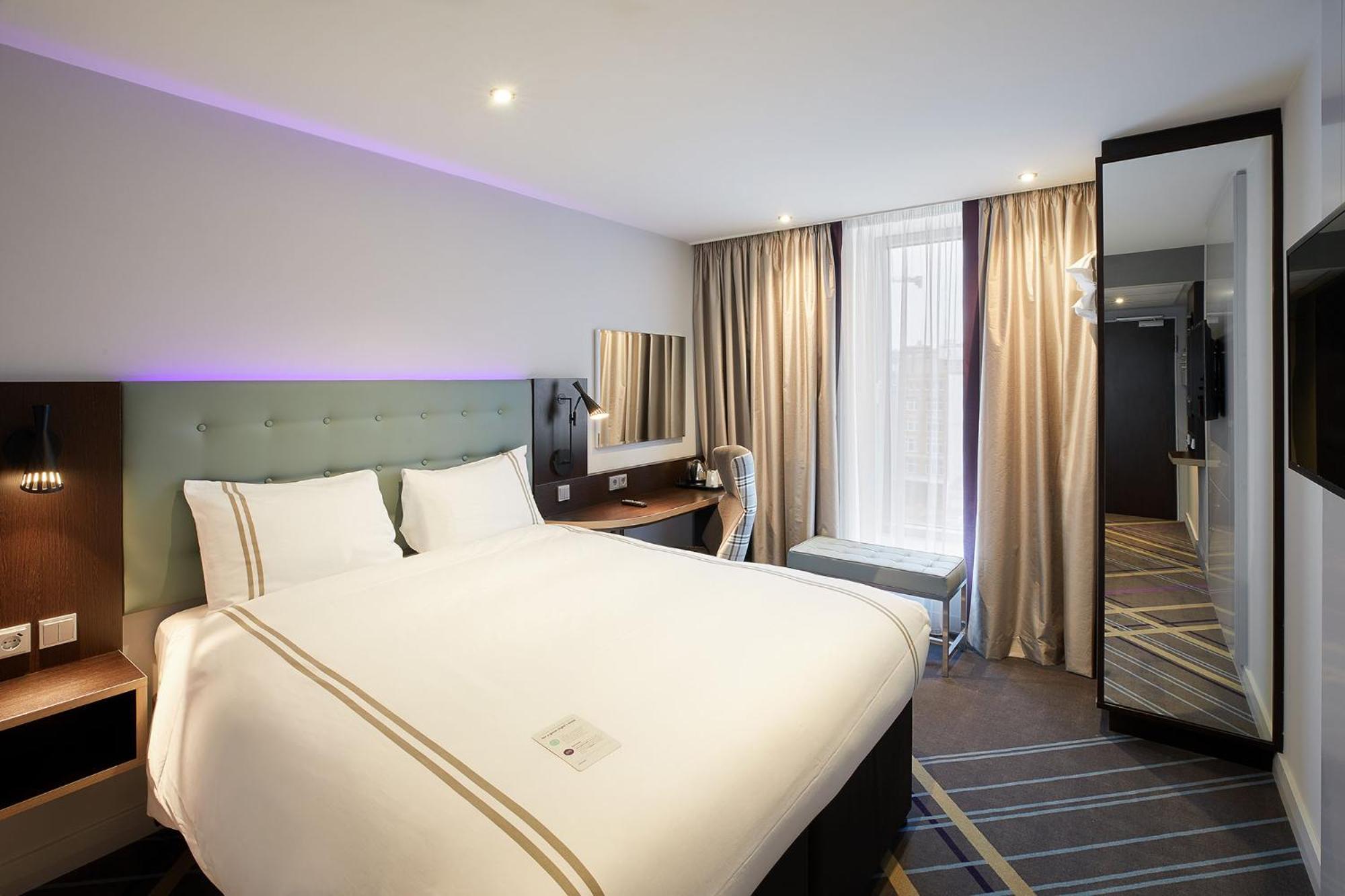 Premier Inn Hamburg City Zentrum Екстериор снимка