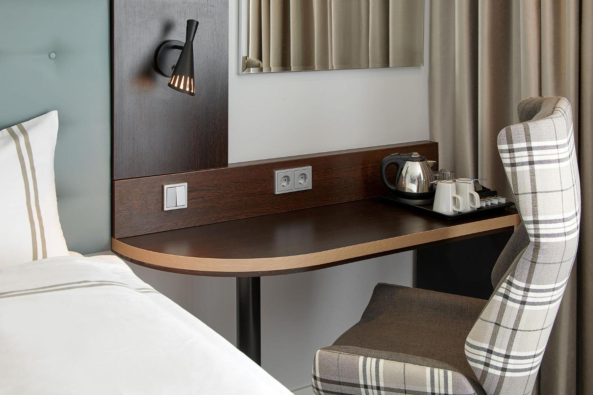 Premier Inn Hamburg City Zentrum Екстериор снимка
