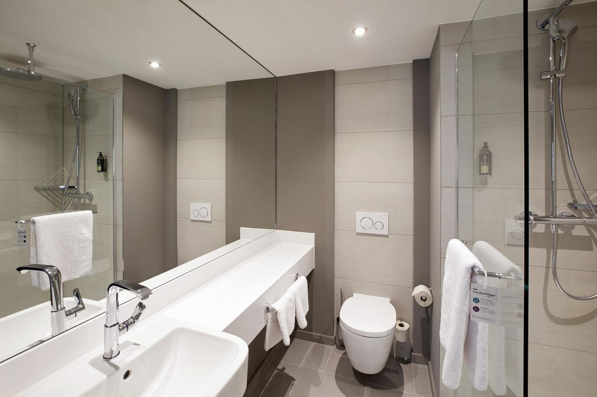 Premier Inn Hamburg City Zentrum Екстериор снимка